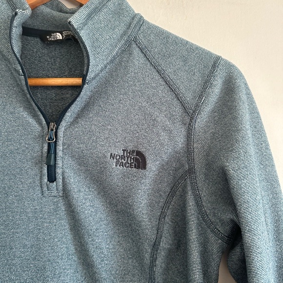 The North Face Light Blue Quarter Zip Long Sleeve Pullover Size Small EUC - Picture 4 of 7